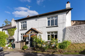 Haldon View - Characterful Devon cottage boasts stunning countryside views and hot tub